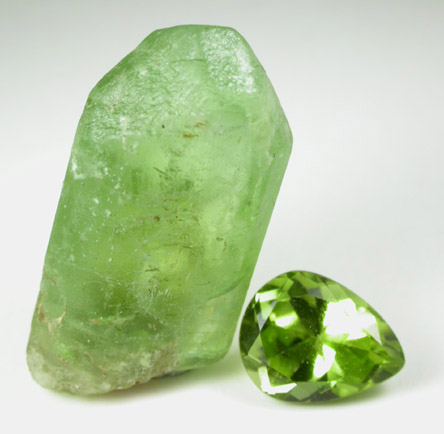 Forsterite var. Peridot (crystal and faceted gemstone) from Suppat, Naran-Kagan Valley, Kohistan District, Khyber Pakhtunkhwa (North-West Frontier Province), Pakistan