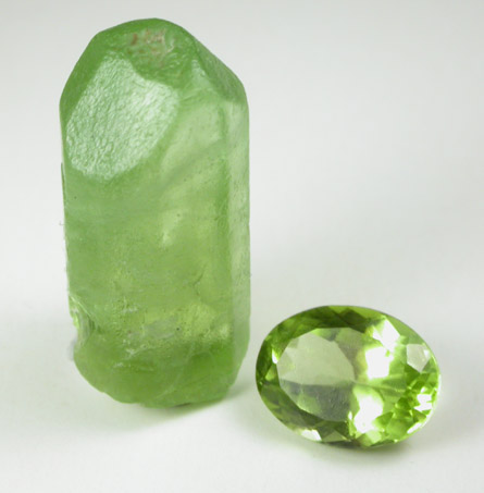 Forsterite var. Peridot (crystal and faceted gemstone) from Suppat, Naran-Kagan Valley, Kohistan District, Khyber Pakhtunkhwa (North-West Frontier Province), Pakistan