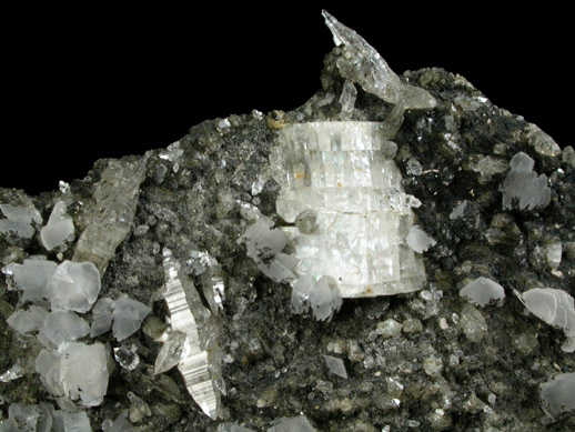 Quartz var. Tessin-habit with Magnesite, Chlorite from Becker Quarry, West Willington, Tolland County, Connecticut