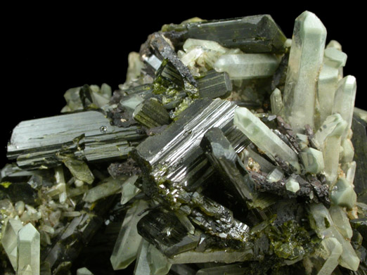 Epidote with Quartz Japan Law-twinned from Green Monster Mountain-Copper Mountain area, south of Sulzer, Prince of Wales Island, Alaska