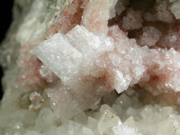 Chabazite-Ca on Calcite from Upper New Street Quarry, Paterson, Passaic County, New Jersey