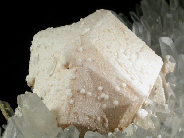 Dolomite over twinned Calcite crystals on Quartz from Raura District, Cajatambo Province, Peru