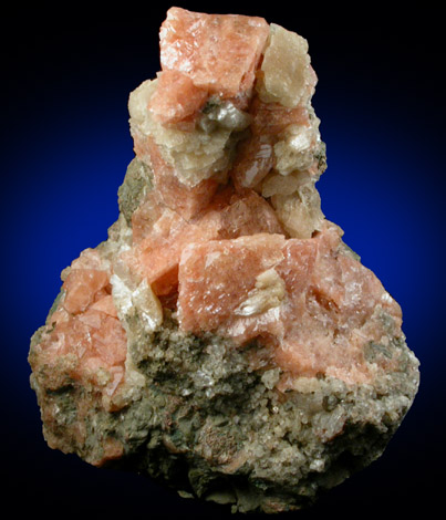 Gmelinite on Chabazite with Heulandite-Ca from Pinnacle Rock, Five Islands, Nova Scotia, Canada