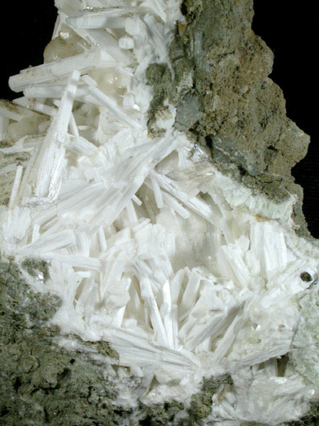 Natrolite, Stilbite, Sphalerite from Millington Quarry, Bernards Township, Somerset County, New Jersey