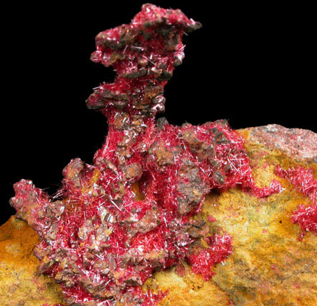 Cuprite var. Chalcotrichite and Copper from Ray Mine, Mineral Creek District, Pinal County, Arizona