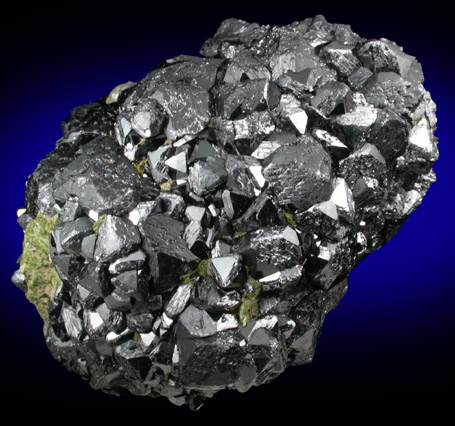 Magnetite with Epidote from Altaiskii Krai, Sibirsky Federalny Okrug, Russia