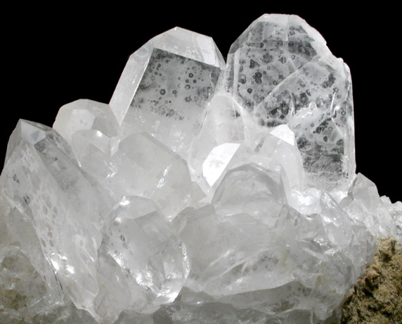 Quartz (Japan Law-twinned) from Mina Mundo Nuevo, Huamachuco, La Libertad, Peru