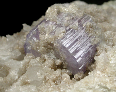 Fluorapatite with Quartz and Muscovite on Albite from Harvard Quarry, Noyes Mountain, Greenwood, Oxford County, Maine
