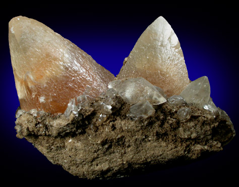 Calcite from Pugh Quarry, 6 km NNW of Custar, Wood County, Ohio