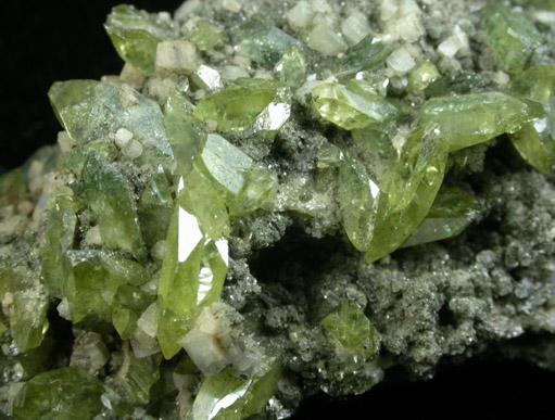Titanite (twinned crystals) from Pfitsch Tal, Tyrol, Austria