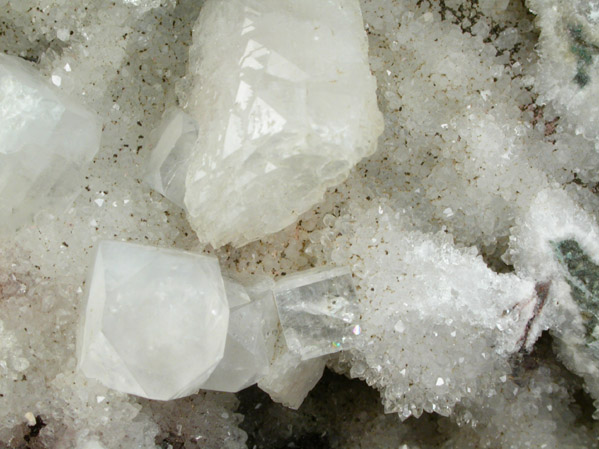 Heulandite-Ca and Apophyllite on Quartz from Upper New Street Quarry, Paterson, Passaic County, New Jersey