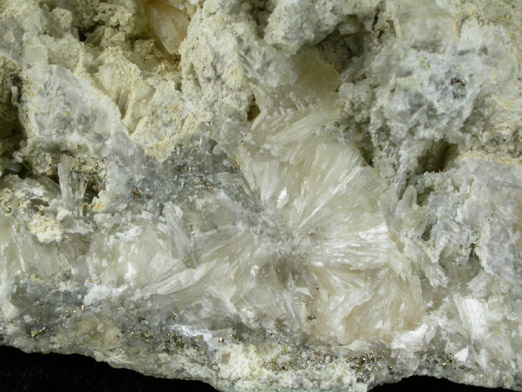 Stilbite-Ca from Martin-Marietta Quarry, Thomasville, Davidson County, North Carolina