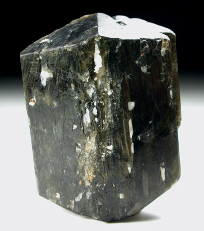 Fluoro-richterite (Fluororichterite) from Wilberforce, Haliburton County, Ontario, Canada