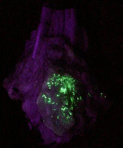 Beryl in Quartz from Hollow Knoll Pegmatite, East Hampton, Middlesex County, Connecticut