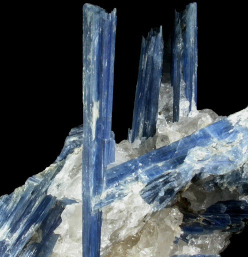 Kyanite in Quartz from Barra do Salinas, Coronel Murta, Minas Gerais, Brazil