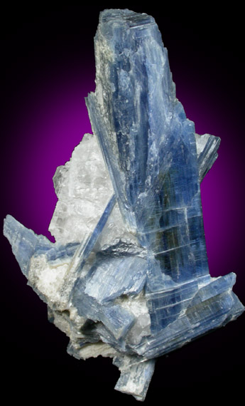 Kyanite in Quartz from Barra do Salinas, Coronel Murta, Minas Gerais, Brazil