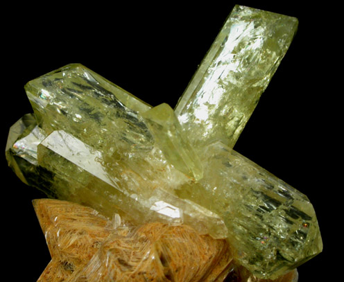 Brazilianite on Muscovite from Lavra do Telrio, Linpolis, Divino de Laranjeras, Minas Gerais, Brazil