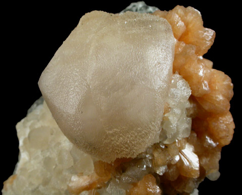 Calcite (twinned crystals) on Stilbite-Ca from Moore's Station Quarry, 44 km northeast of Philadelphia, Mercer County, New Jersey
