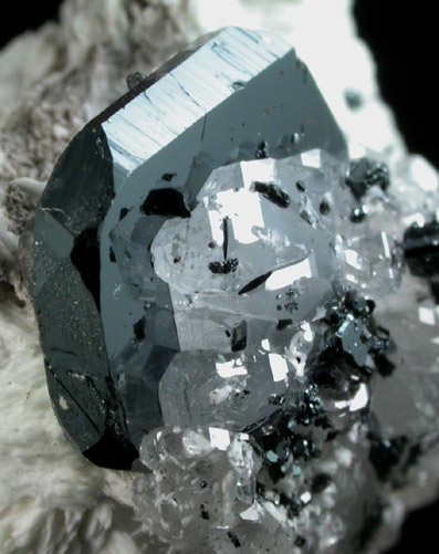 Hematite, Calcite, Gaudefroyite, Xonotlite from Wessels Mine, Kalahari Manganese Field, Northern Cape Province, South Africa