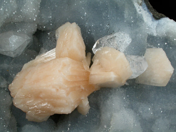 Stilbite-Ca and Apophyllite on Quartz from Jalgaon, Maharashtra, India