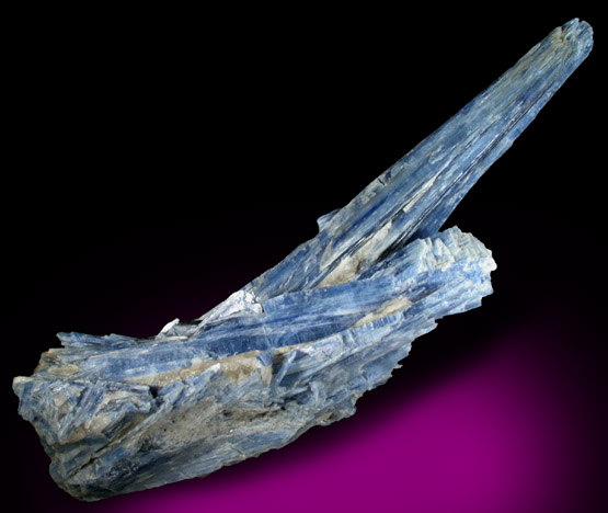 Kyanite in Quartz from Barra do Salinas, Coronel Murta, Minas Gerais, Brazil