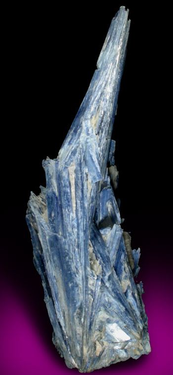 Kyanite in Quartz from Barra do Salinas, Coronel Murta, Minas Gerais, Brazil