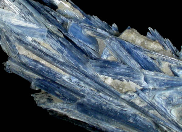 Kyanite in Quartz from Barra do Salinas, Coronel Murta, Minas Gerais, Brazil