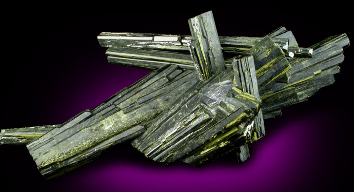 Epidote from Capelinha, Jequitinhonha Valley, Minas Gerais, Brazil