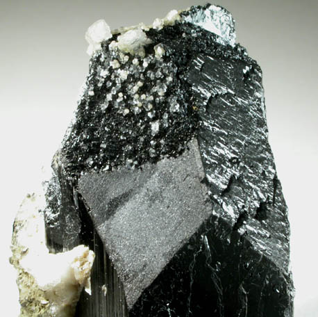 Ferberite with Calcite from Panasqueira Mine, Barroca Grande, 21 km. west of Fundao, Castelo Branco, Portugal