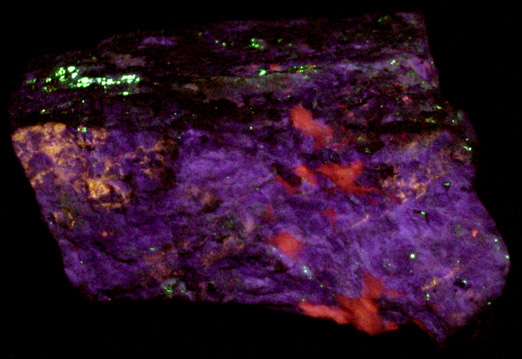 Hardystonite, Clinohedrite, Calcite, Willemite from Franklin, Sussex County, New Jersey (Type Locality for Clinohedrite and Hardystonite)