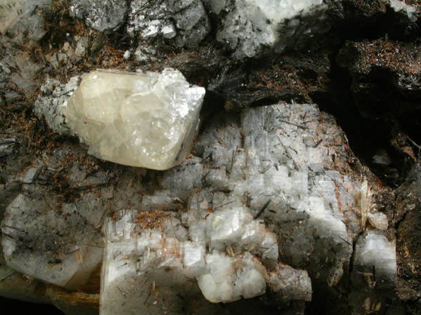 Microcline, Scheelite, Quartz, Magnesiofoitite(?) from Xuebaoding Mountain near Pingwu, Sichuan Province, China