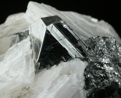 Carrollite from Kamoto Mine, Kolwezi Mining District, 240 km WNW of Lubumbashi, Katanga Copperbelt, Lualaba Province, Democratic Republic of the Congo