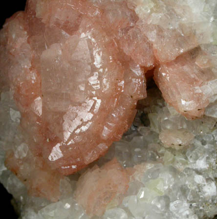 Heulandite-Ca on Calcite and Prehnite from Upper New Street Quarry, Paterson, Passaic County, New Jersey
