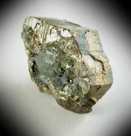 Cubanite (V-twinned crystals) from Henderson #2 Mine, Chibougamau, Abitibi County, Québec, Canada