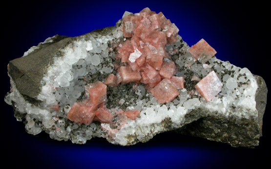 Chabazite-Ca on Calcite with Chamosite from Upper New Street Quarry, Paterson, Passaic County, New Jersey