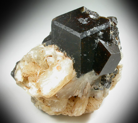 Andradite-Grossular Garnet in Stilbite-Ca from Trantimou, Kayes Region, Mali