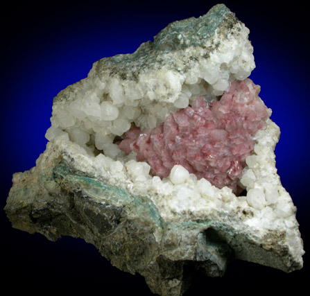 Heulandite-Ca on Calcite from Upper New Street Quarry, Paterson, Passaic County, New Jersey