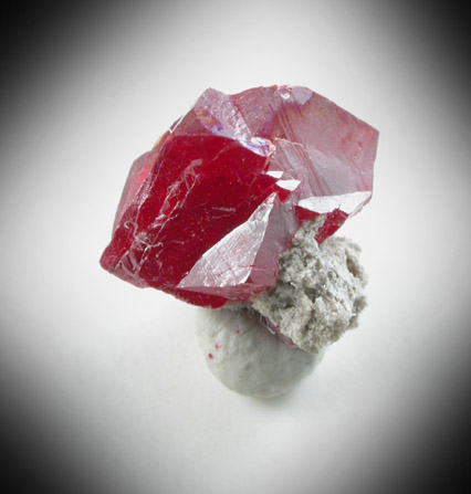 Cinnabar (penetration twin) from Red Bird Mine, Antelope Springs District, 24 km east of Lovelock, Pershing County, Nevada