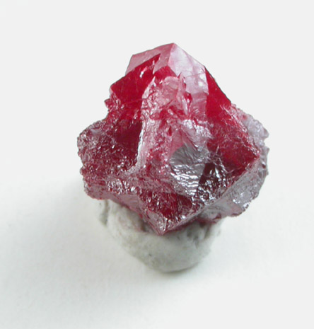 Cinnabar (penetration twin) from Red Bird Mine, Antelope Springs District, 24 km east of Lovelock, Pershing County, Nevada