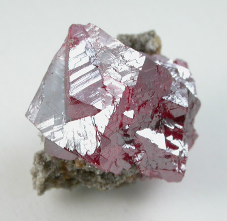 Cinnabar (penetration twin) from Red Bird Mine, Antelope Springs District, 24 km east of Lovelock, Pershing County, Nevada