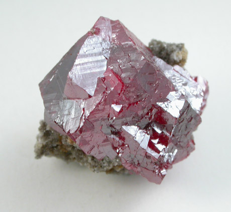 Cinnabar (penetration twin) from Red Bird Mine, Antelope Springs District, 24 km east of Lovelock, Pershing County, Nevada