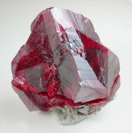 Cinnabar (penetration twin) from Red Bird Mine, Antelope Springs District, 24 km east of Lovelock, Pershing County, Nevada