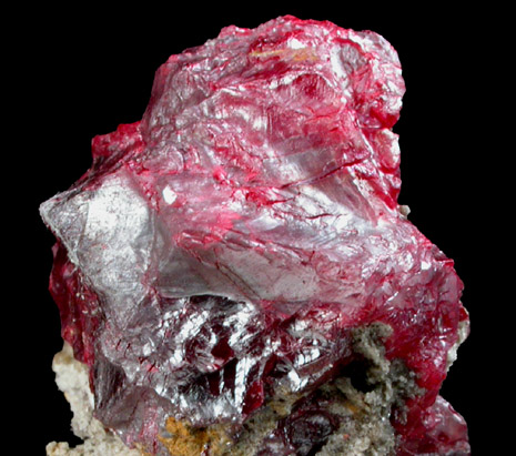 Cinnabar (penetration twin) from Red Bird Mine, Antelope Springs District, 24 km east of Lovelock, Pershing County, Nevada