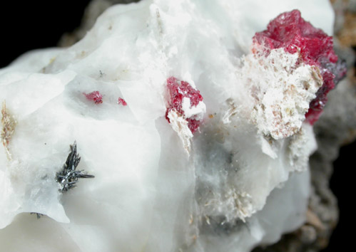 Cinnabar (penetration twins) and Stibnite in Calcite from Red Bird Mine, Antelope Springs District, 24 km east of Lovelock, Pershing County, Nevada