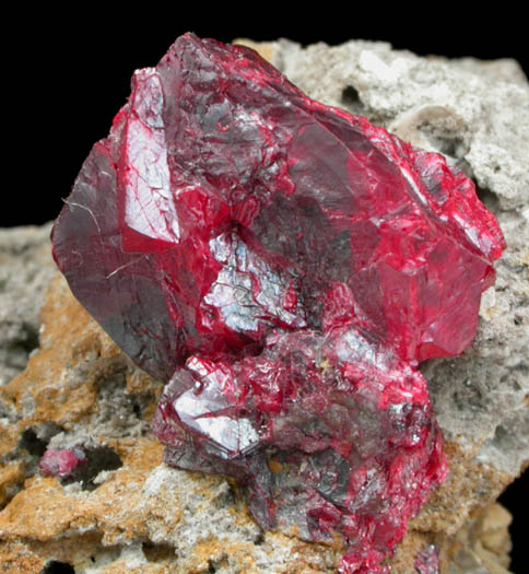 Cinnabar (penetration twin) on Quartz-rich matrix from Red Bird Mine, Antelope Springs District, 24 km east of Lovelock, Pershing County, Nevada