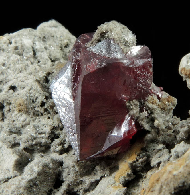 Cinnabar (penetration twin) on Quartz-rich matrix from Red Bird Mine, Antelope Springs District, 24 km east of Lovelock, Pershing County, Nevada