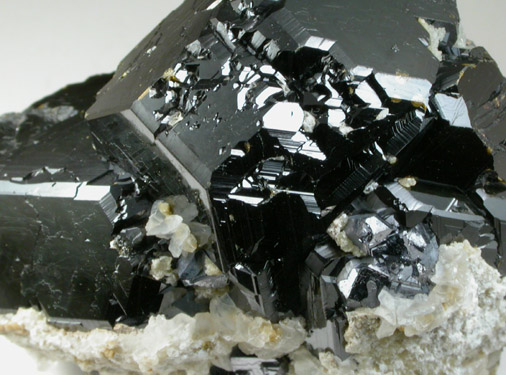 Sphalerite with Calcite from Dalnegorsk, Primorskiy Kray, Russia