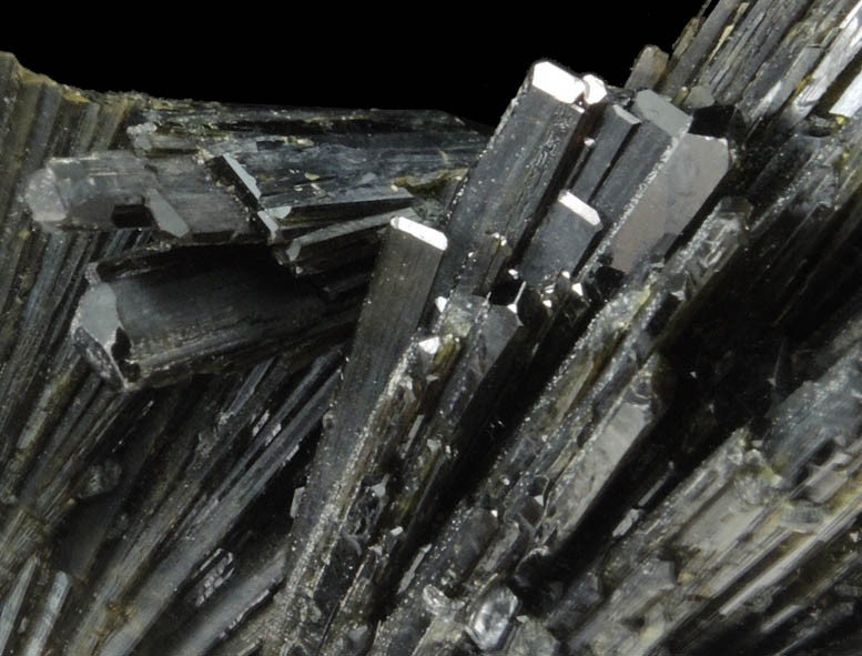 Epidote from Rosario Mabel Claim, Pampa Blanca, Huancavelica Department, Peru