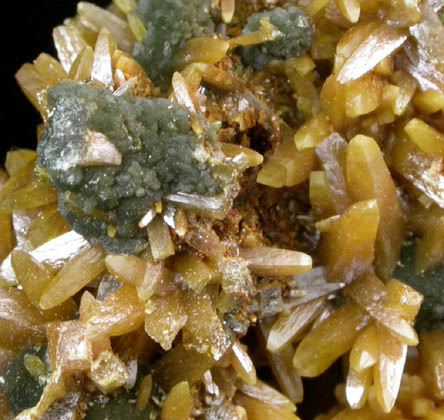 Wulfenite (pseudo-scalenohedral crystals) with Mimetite from Mina Ojuela, San Juan Poniente Vein, Level 6, Mapimi, Durango, Mexico