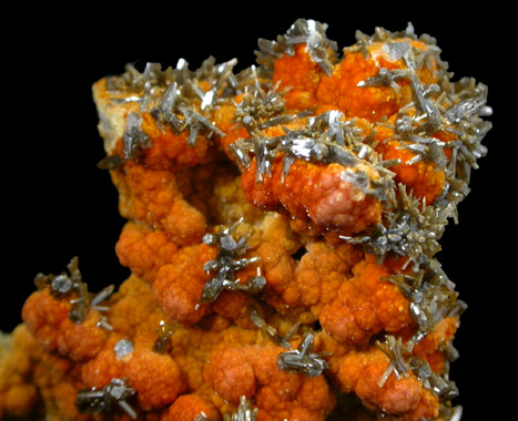 Vanadinite var. Endlichite on Descloizite from Chalk Mountain Mine, Churchill County, Nevada